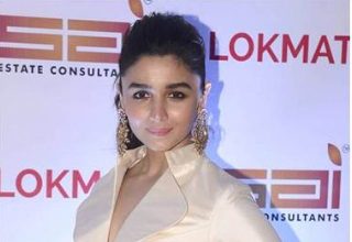 Alia Bhatt’s outfit is a mix of traditional and modern fashion