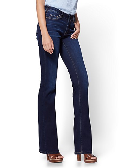 ’90s favourite bootcut jeans back in style? | The Daily Chakra