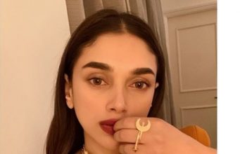Aditi Rao Hydari dazzels in this Nikhil Thampi outfit