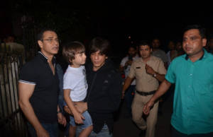 Here's some pictures of a family outing enjoying dinner date: Shah Rukh Khan his Wife Gauri Khan and their children's