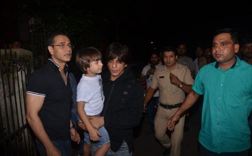 Here's some pictures of a family outing enjoying dinner date: Shah Rukh Khan his Wife Gauri Khan and their children's