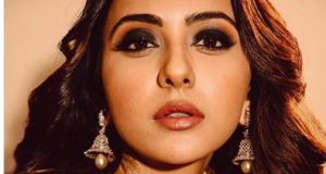 Rakul Preet Singh stuns in this black sari