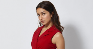 Shraddha Kapoor looks stunning in this red outfit