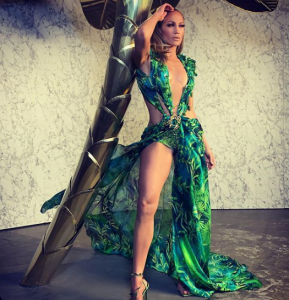 Jennifer Lopez stuns everyone with her iconic green dress at the Milan Fashion Week