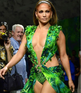 Jennifer Lopez stuns everyone with her iconic green dress at the Milan Fashion Week