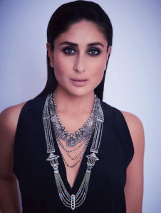 Kareena Kapoor Khan looks lovely in this black outfit