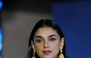 Aditi Rao Hydari looks stunning in sari