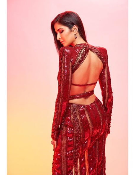 Katrina Kaif dazzels in red sequinned dress at IIFA Rocks 2019