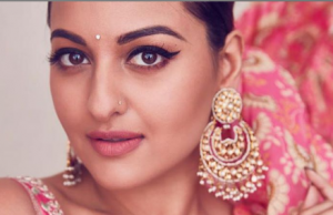 Sonakshi Sinha looks elegant in this PINK sari