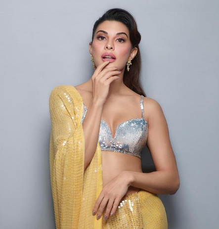 Jacqueline Fernandez in yellow sequined saree looks gorgeous