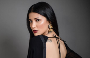 Shruti Haasan looks spendid in black sari