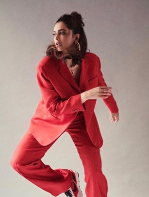 Deepika Padukone looked gorgeous in a red pantsuit