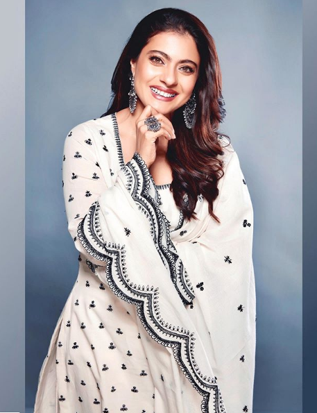 Kajol Devgn dazzles in yet another outfit | The Daily Chakra