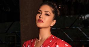 Sunny Leone looks super sexy in red crop top and skirt