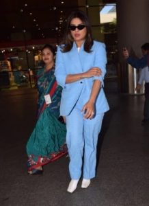 Priyanka Chopra's airport look is something you cant miss