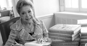 Mary Higgins Clark Bestselling author dead at age 92