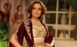 Kangana Ranaut Unwinds With Crew Members Post Dhaakad’s Shoot