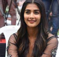 Pooja Hegde shares the correct way of using an oximeter