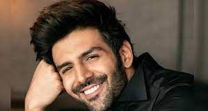 Kartik Aaryan to play a pilot in Hansal Mehta's Captain India