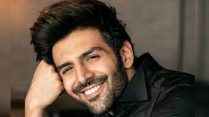 Kartik Aaryan to play a pilot in Hansal Mehta's Captain India