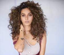 Shibani Dandekar proves she is Farhan Akhtar’s biggest cheerleader