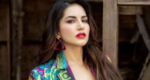 Sunny Leone soars the temperatures with her beach pictures
