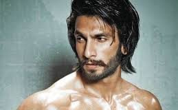 Ranveer Singh flaunts his ripped physique