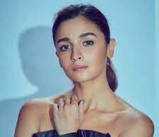 Alia Bhatt’s latest picture has a Ranbir Kapoor reference