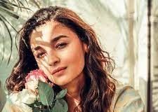 Neetu Kapoor showers Alia Bhatt with love and wishes on her birthday