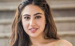 Sara Ali Khan politely refuses to pose after being pushed by the paparazzi