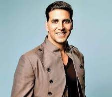 Akshay Kumar, Aanand L Rai and team Raksha Bandhan make waves in Dubai as they promote the film,